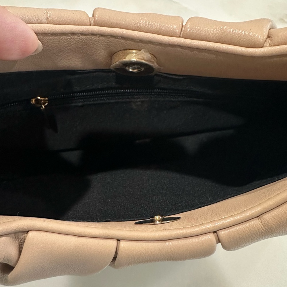 Elegant Tan Ruched Handle Bag - Picture 5 of 6